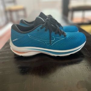 Mizuno Women’s Wave Rider 25